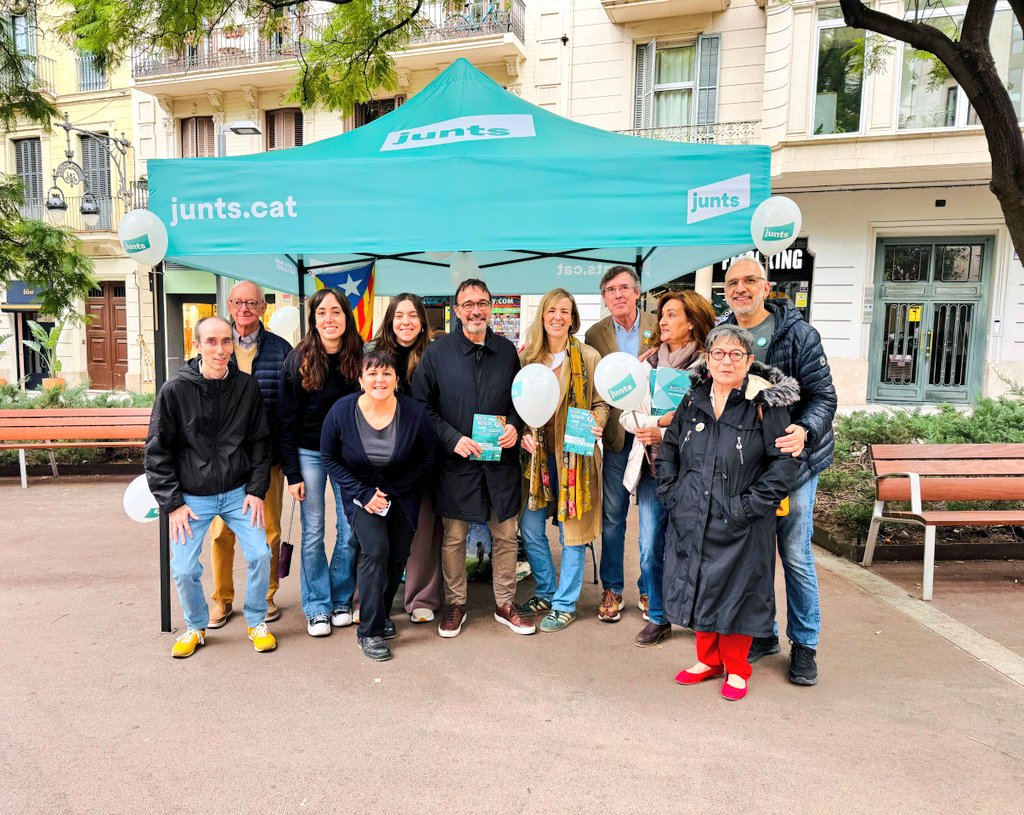 JuntsxcatGracia's tweet image. Avui  @juntsxcatgracia hem sortit al carrer,  per escoltar i conversar amb els veïns i veïnes i compartir idees.

Ens ha acompanyat el diputat i regidor de @junts_bcn @juntsxcatgraciai @josep_rius i la Presidenta del Districte de Gràcia @_VictoriaAlsina .

#Junts
#Gràcia