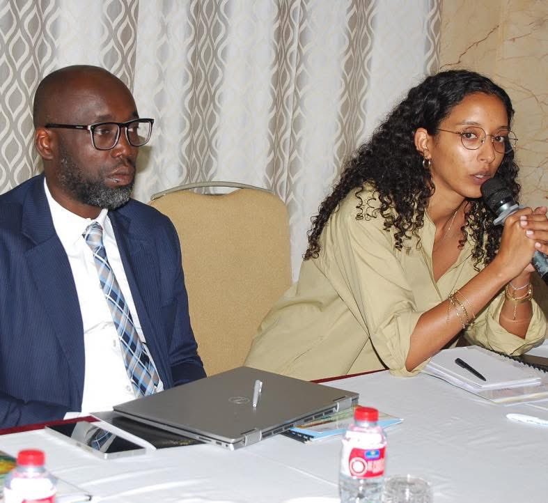 📱 Vers un #cadre #juridique et #éthique pour les blogueurs d’Afrique francophone de l’Ouest !

Du 6 au 7 novembre  à Cotonou ABCA a réuni 7️⃣ juristes et 9️⃣ organisations de blogueurs venus de 7 pays : Bénin, Burkina Faso, Côte d’Ivoire, Guinée, Mali, Niger et Togo 🇧🇯🇧🇫🇨🇮🇬🇳🇲🇱🇳🇪🇹🇬