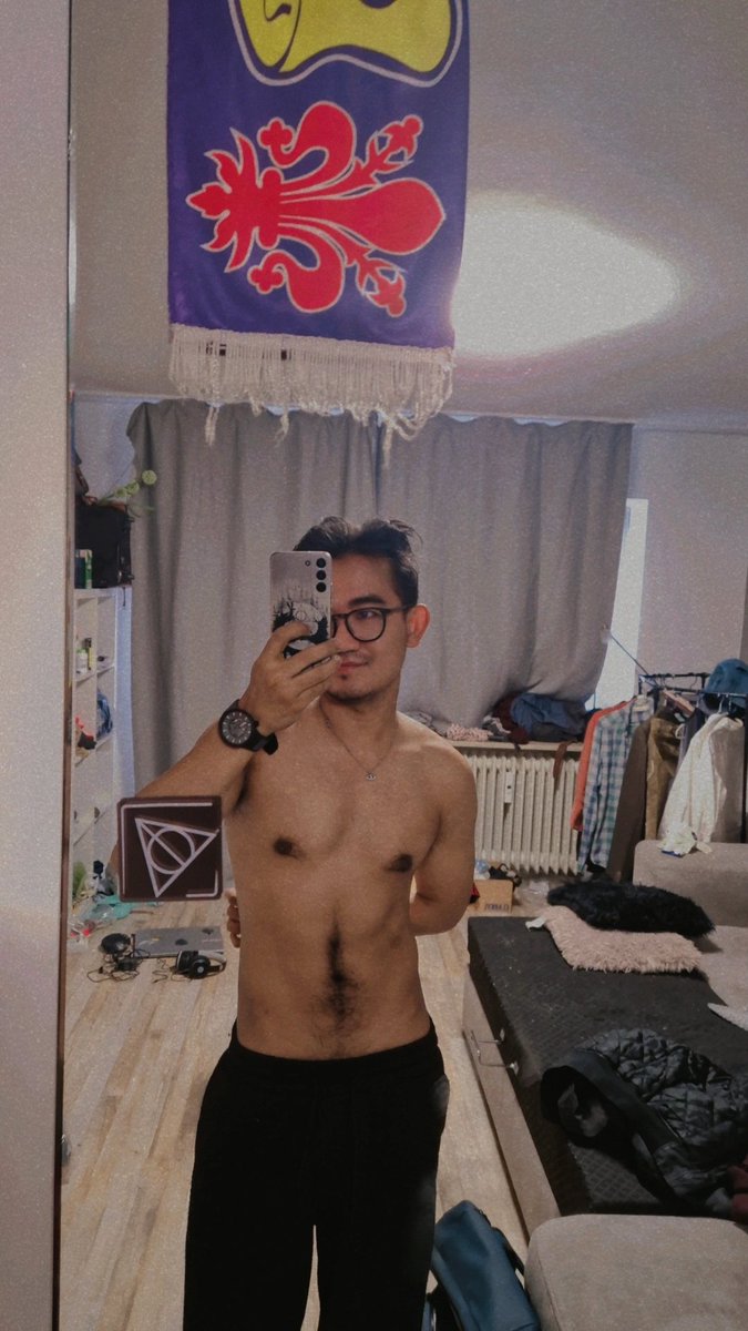 အကုန်ချွတ်ပြရမလား? 😄😄
မလန့်သွားနဲ့