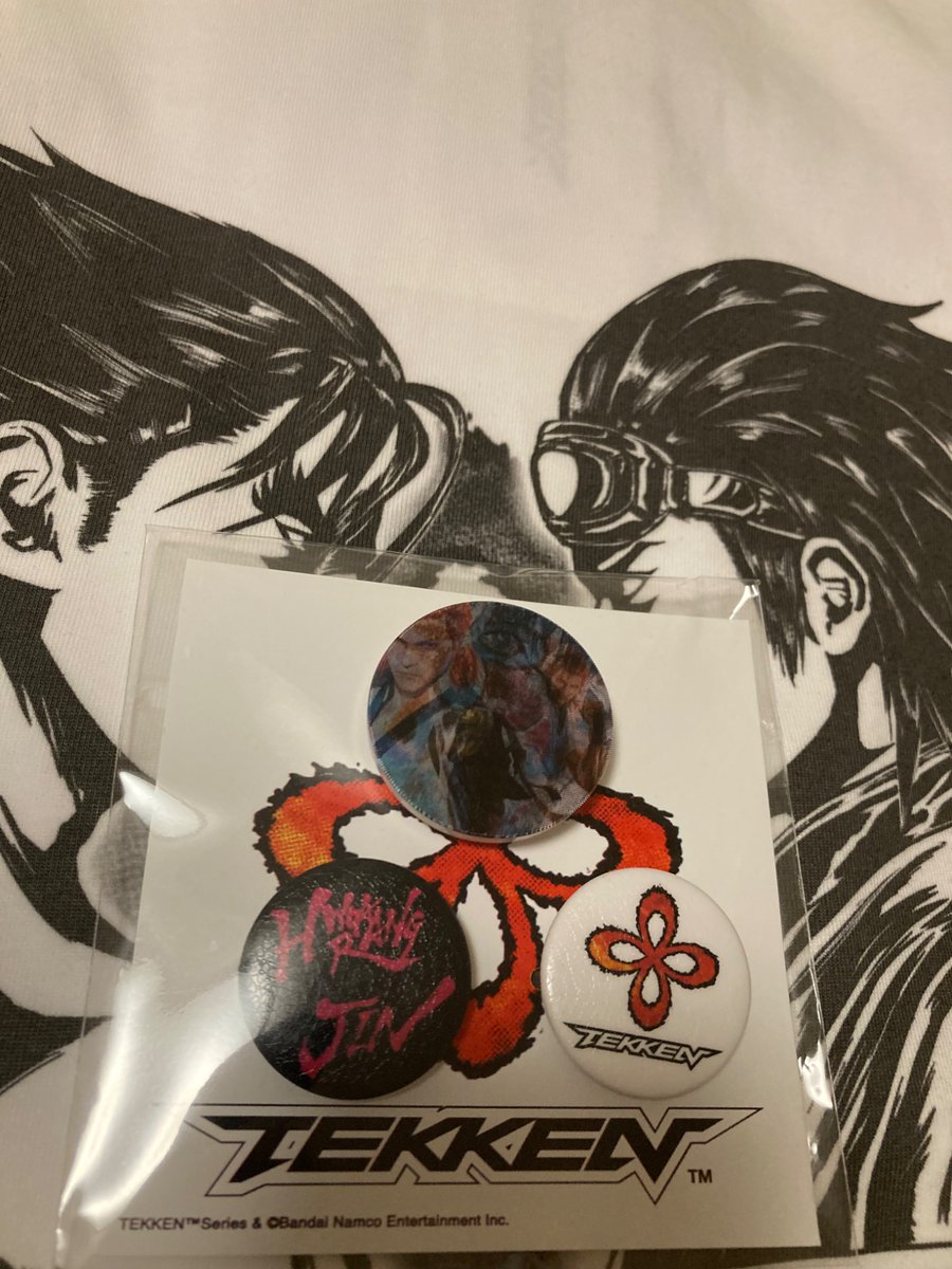 Surgeryさんでの購入品
ブルゾン(パーカー)
Tシャツ
ノベルティ(缶バッチ)

ノベルティ、上のは3D？になっていて仁(単体)、花郎(単体)、2人の3パターンで構成されてるようです。
ちなみに、ショッパーは有料(100円/税込)でコラボのではなく通常のものでした🛍️(重要)