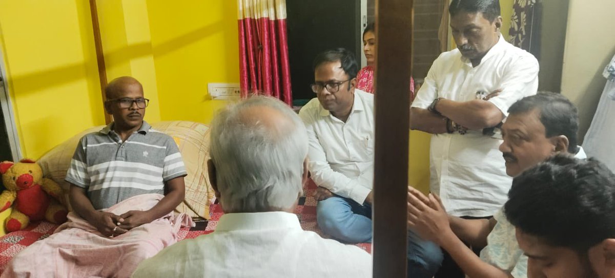 AITCofficial's tweet photo. 57-year-old Pradeep Kar of Panihati took his own life, leaving behind a note blaming NRC for pushing him to the edge. You would expect @BJP4India to show an ounce of remorse, some basic human empathy. Instead, they played politics with a dead man’s memory, mocked his pain, and trivialised his death.

The same Party that engineered the climate of fear which drove him to despair is now shamelessly denying responsibility. This is the moral bankruptcy of a Party that feeds on fear, weaponises anxiety, and crushes the vulnerable under the weight of its propaganda.

Our leaders stood by Pradeep Kar’s bereaved family today, offering comfort, courage, and compassion in this moment of unbearable loss. Because while BJP treats people as collateral in its lust for power, we treat them as our own.