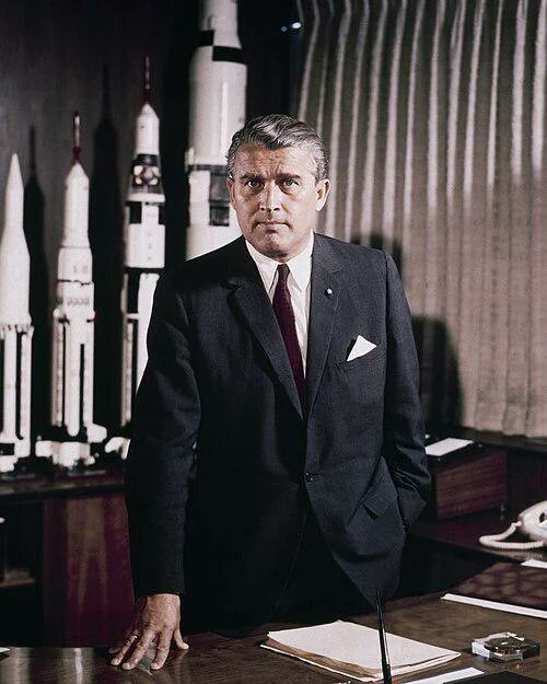 historyinmemes's tweet image. Wernher von Braun built rockets for Hitler — then, after WWII, he became NASA’s top engineer and created the Saturn V that took man to the Moon.