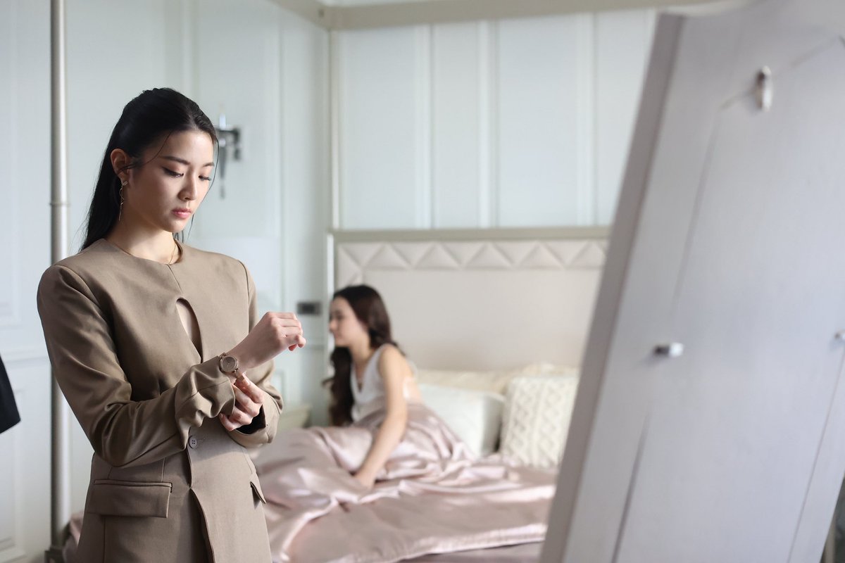 มัวแต่ทำทรง คนข้างหลังตื่นนานแล้วค่ะ

PRESSURE
#พิษรักEP8