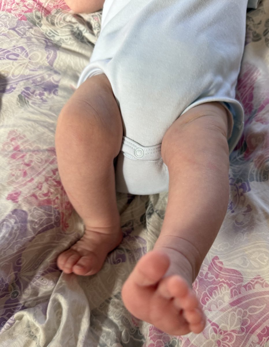 ssofid's tweet image. 1 mes de Benedetto 💙 Tanto te soñamos, bebito! Llenaste nuestras vidas de magia y felicidad. Gracias por estos días y todos los que vienen