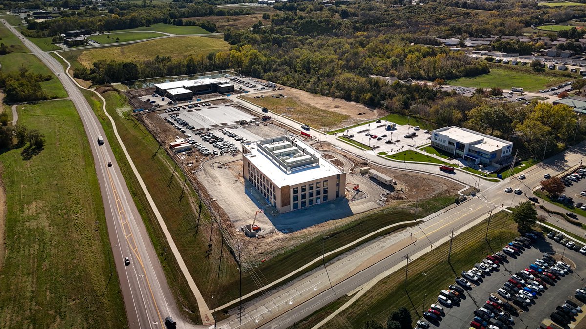 🚧 Construction Update! 🚧

In addition to the progress of Plaza 4, you can also see the progress of the new library to the south, as well as Mosaic Life Care at St. Joseph - Medical Center across Faraon Street to the north. 

Plaza 4 is expected to be complete in 2026.