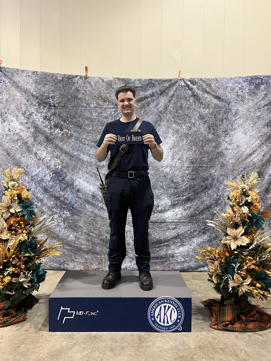 cityofwsfire's tweet image. Engine 3 crew stopped by the dog show today and spotted (😉) a familiar face, a Dalmatian! 🐶🔥 #SpottedAtTheFairgrounds #PerfectMatch #WSFire