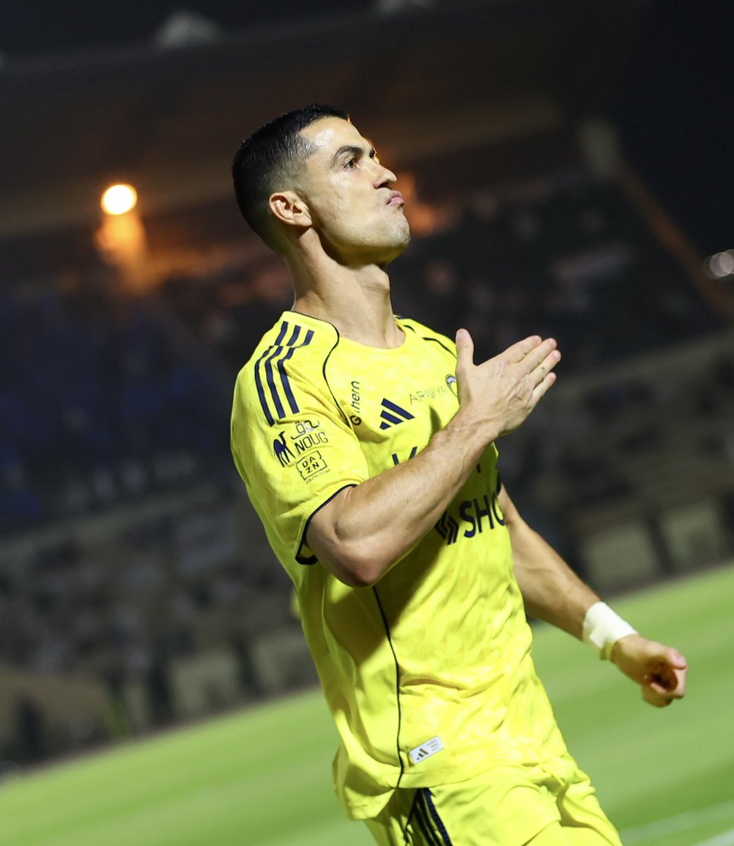 ياحـب ساكن في القلوب 💛