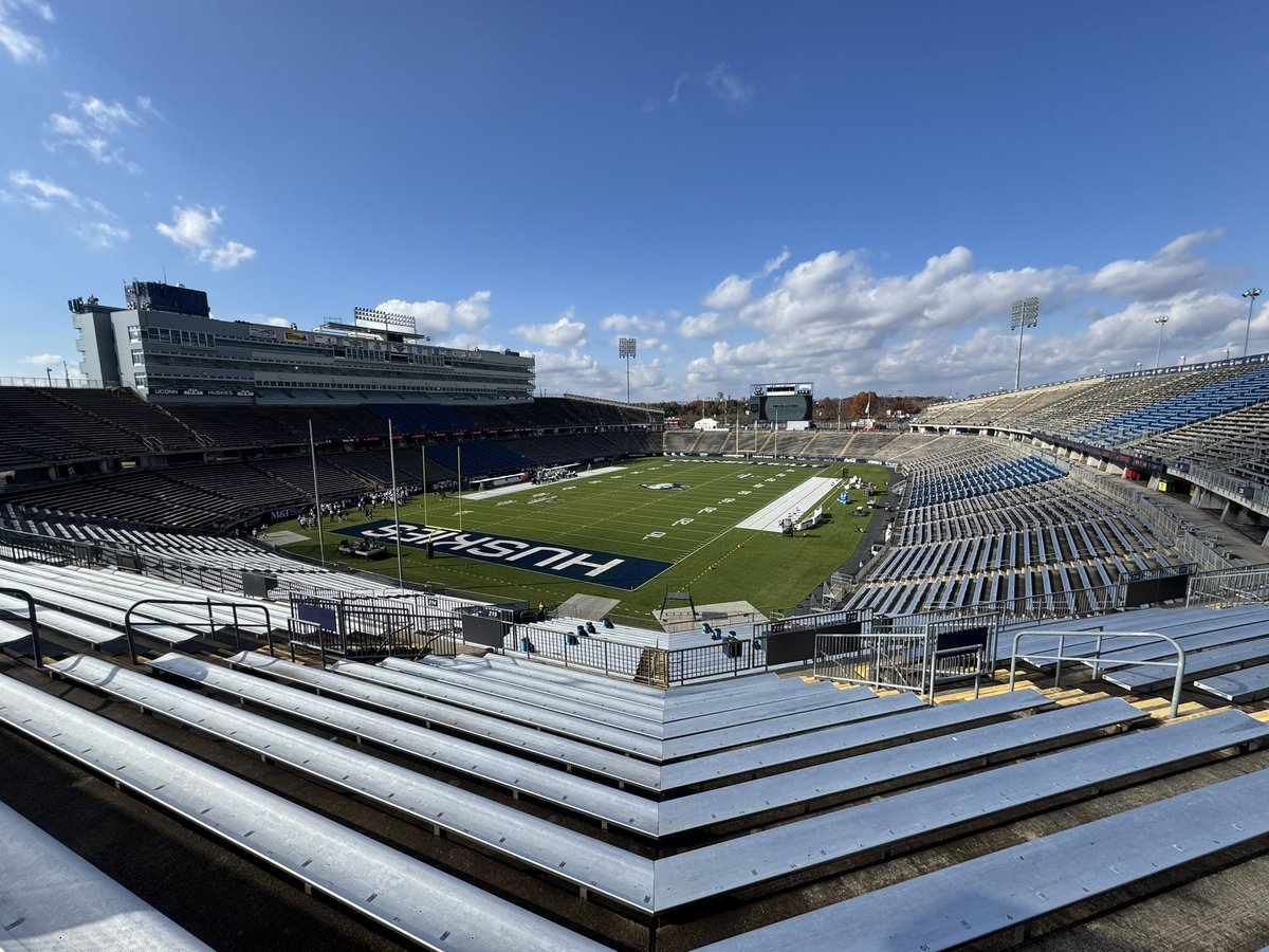 cwarren_atc's tweet photo. Gameday #9…Bad day to be a Husky, Great day to be a Blue Devil 🔵😈 https://t.co/Pn2r5krrj2