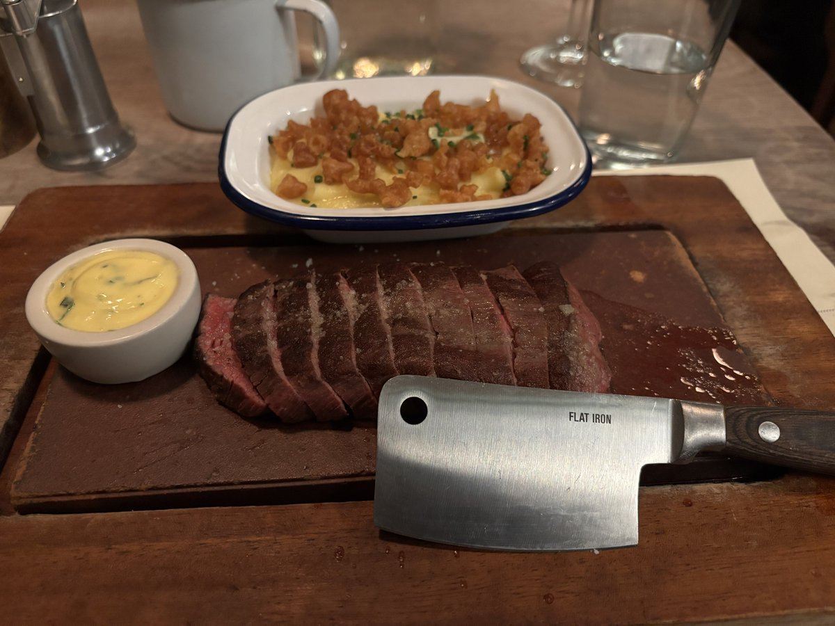 this week, i flew 3,450 miles, saw a concert with friends, and had steak for dinner 🩵