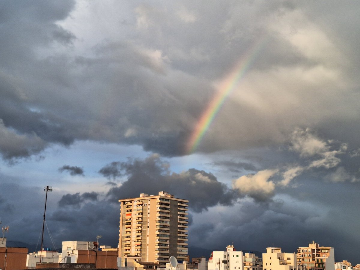 Així està s'horabaixa ara mateix.
<a href="/AEMET_Baleares/">AEMET_Baleares</a> 
<a href="/MiquelSalamanca/">Miquel Salamanca</a> 
<a href="/TempsIB3/">El temps IB3</a>