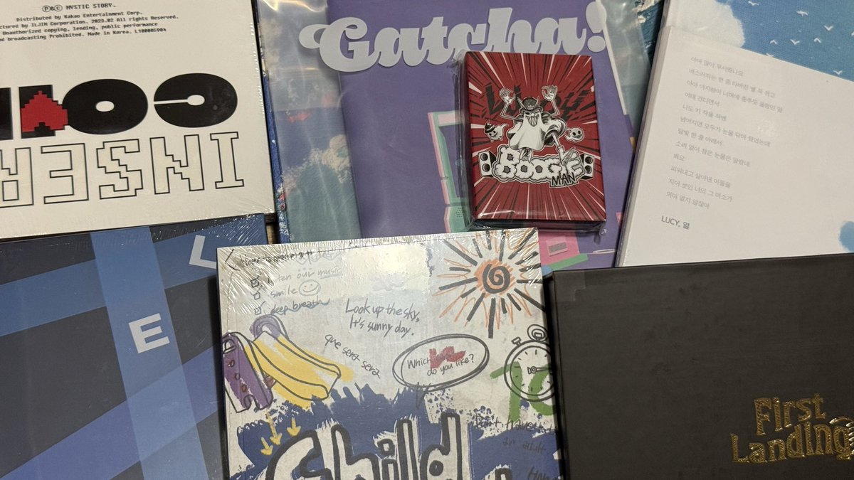 루시 미개봉 앨범 판매합니다
이사를 가야해서 그동안 끌어안고있던 소장용 앨범도 탈탈 털었어요,,, 
많관부🫶

witchform.com/deposit_form/9…
#루시 #미개봉앨범 #퍼스트랜딩 #갓챠 #블루 #차일드후드 #인서트코인 #열 #부기맨 #루시LP #판매