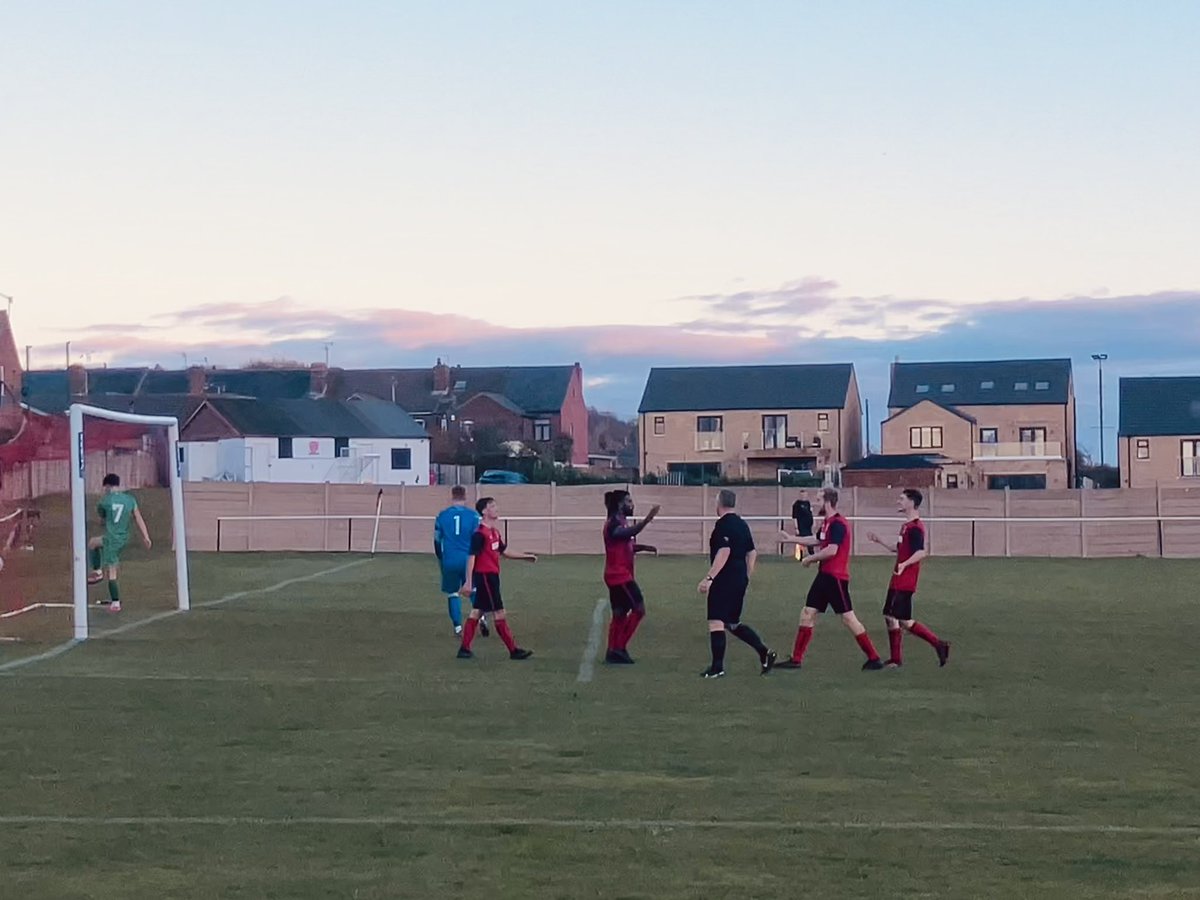 A real ding-dong affair at Hard Lane this afternoon, with Park ultimately coming out 6-3 winners against Wombwell Main.

Scorers for Kiveton were Ben Bertram x3, Ishmael Lammy x2 and Eddie Payne.

A big win for the boys in black and red ❤️🖤❤️