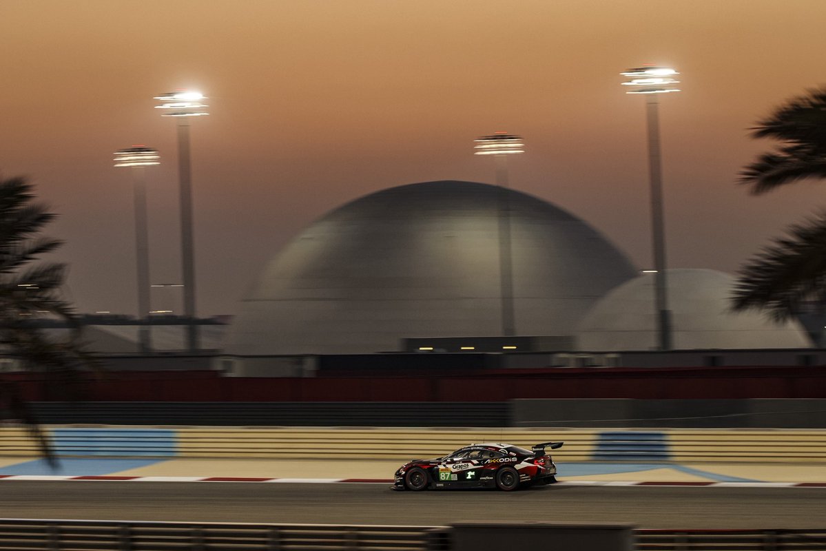 AkkodisASPTeam's tweet image. Mid-race update in Bahrain 🇧🇭

➡️ 87 leading in P1
➡️ 78 still inside the garage, the team is trying to repair.

Still pushing. 3 hours left. 🏁

#AKKODISASPTeam 
#TGRCustomerRacing #Lexus #LexusRCFGT3 #Racing
#Motorsport #FIAWEC