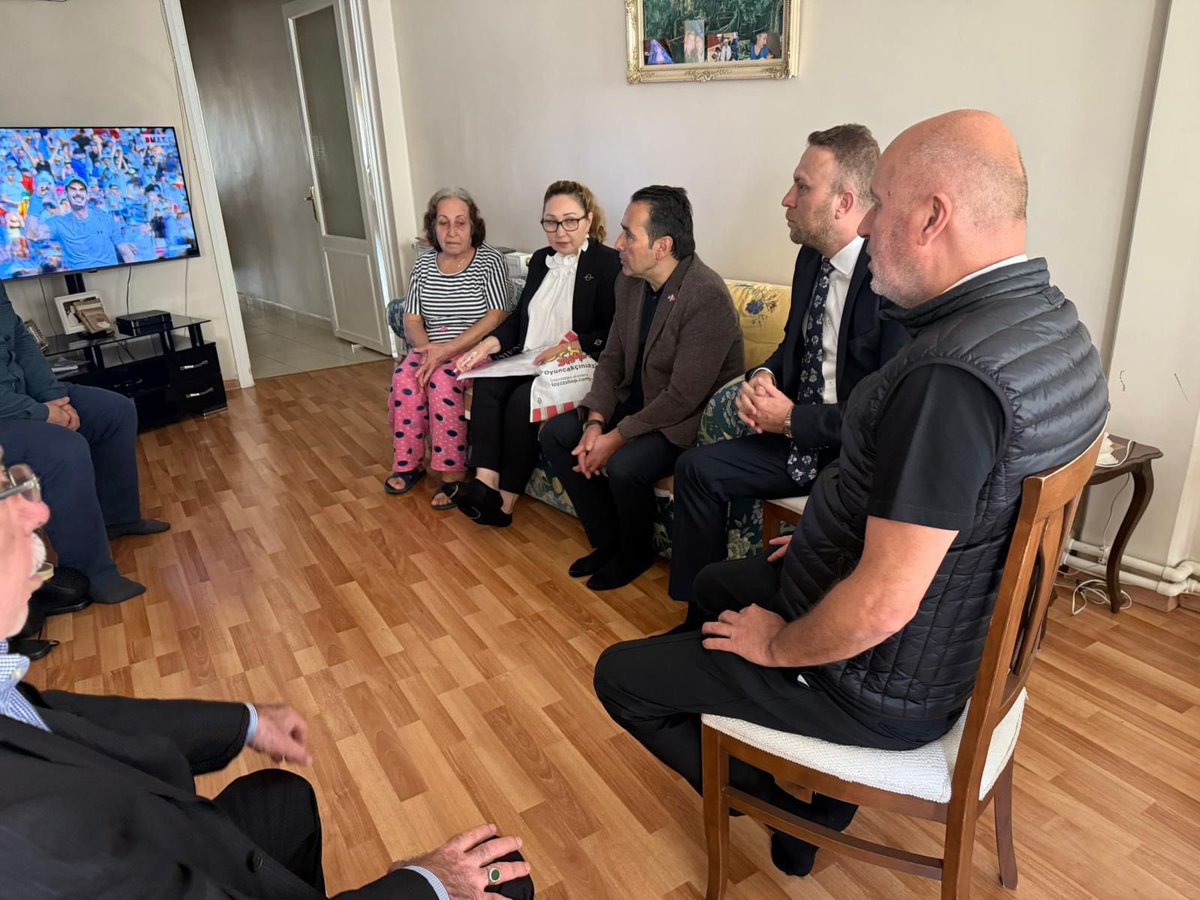 AKPartiSisli's tweet photo. İl sağlık politikalar komisyon üyesi Esat Kalay ile Sağlık Politikalar başkanlığı olarak ilçemizde bulunan hastalarımızı ziyarette bulunduk.

Hastalarımıza Allah’tan şifa diliyoruz.

@DrYerebakan 
@abdullahozdemir
@alperenbozdg
@akpartiistanbul 
@akpartisaglik 
@esatkalay https://t.co/5tX9rGgBYt