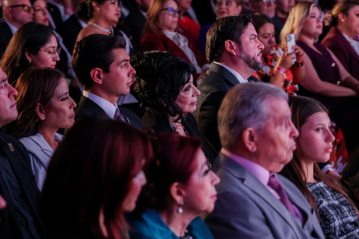 Acompañé a la gobernadora <a href="/MarinadelPilar/">Marina del Pilar</a> en su 4to Informe de Gobierno, un ejercicio de transparencia y compromiso con la gente. 

Celebro la creación de la beca #CorazónCimarrón para nuestros jóvenes universitarios.