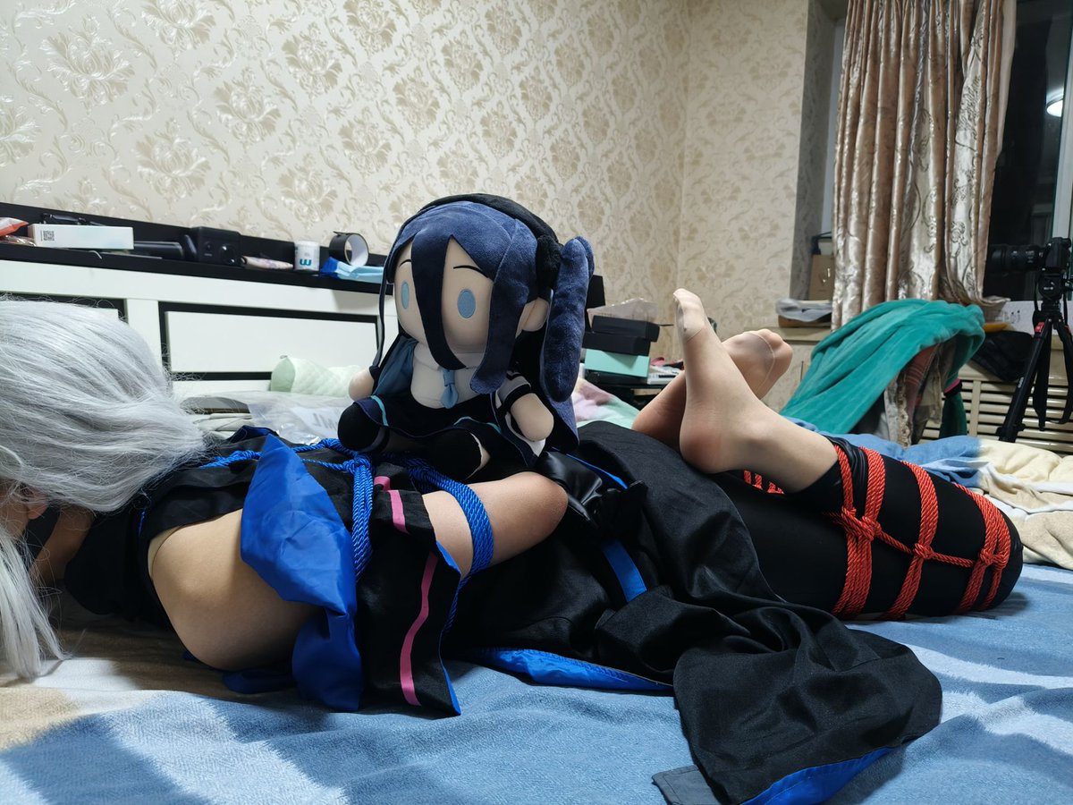 邦邦咔邦！
爱丽丝战胜了小虎鲸！
LV  up！

缚手：<a href="/shenggemoxiang1/">陌巷</a> 
被缚：<a href="/En_dou_Hime/">千寻</a> 

#捆绑 #bondage #束缚 #bdsmِ #cos捆绑 #斯卡蒂 #天童爱丽丝