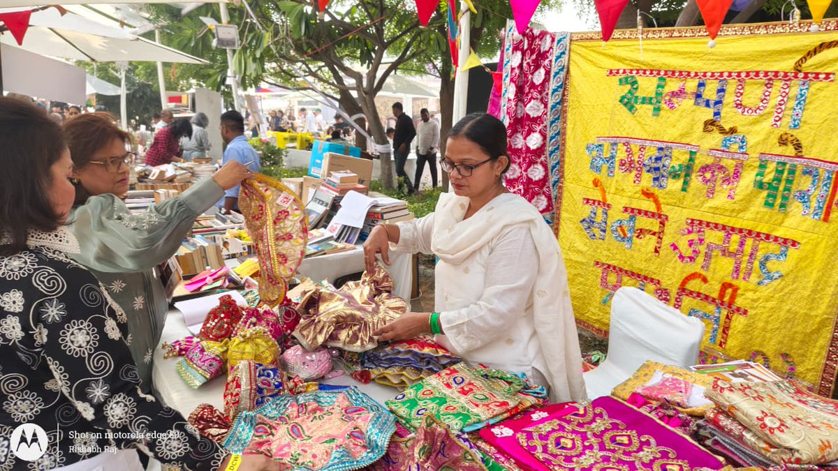ngo_sampurna's tweet image. @ngo_sampurna Exhibition at the DCWA stall, JLN Stadium! 🌸 Showcasing unique products made from #bhagwankiposhak  a beautiful blend of devotion, creativity, and sustainability. 🙏🧵
Come, be a part of this divine upcycling initiative
#sampurnakesang
@Gupta_vijender
