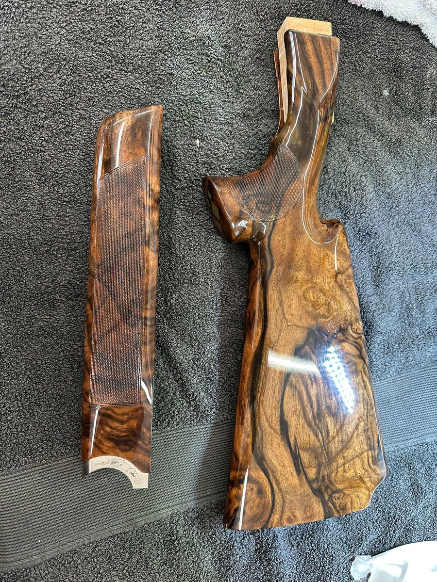 Customstockz tweet media