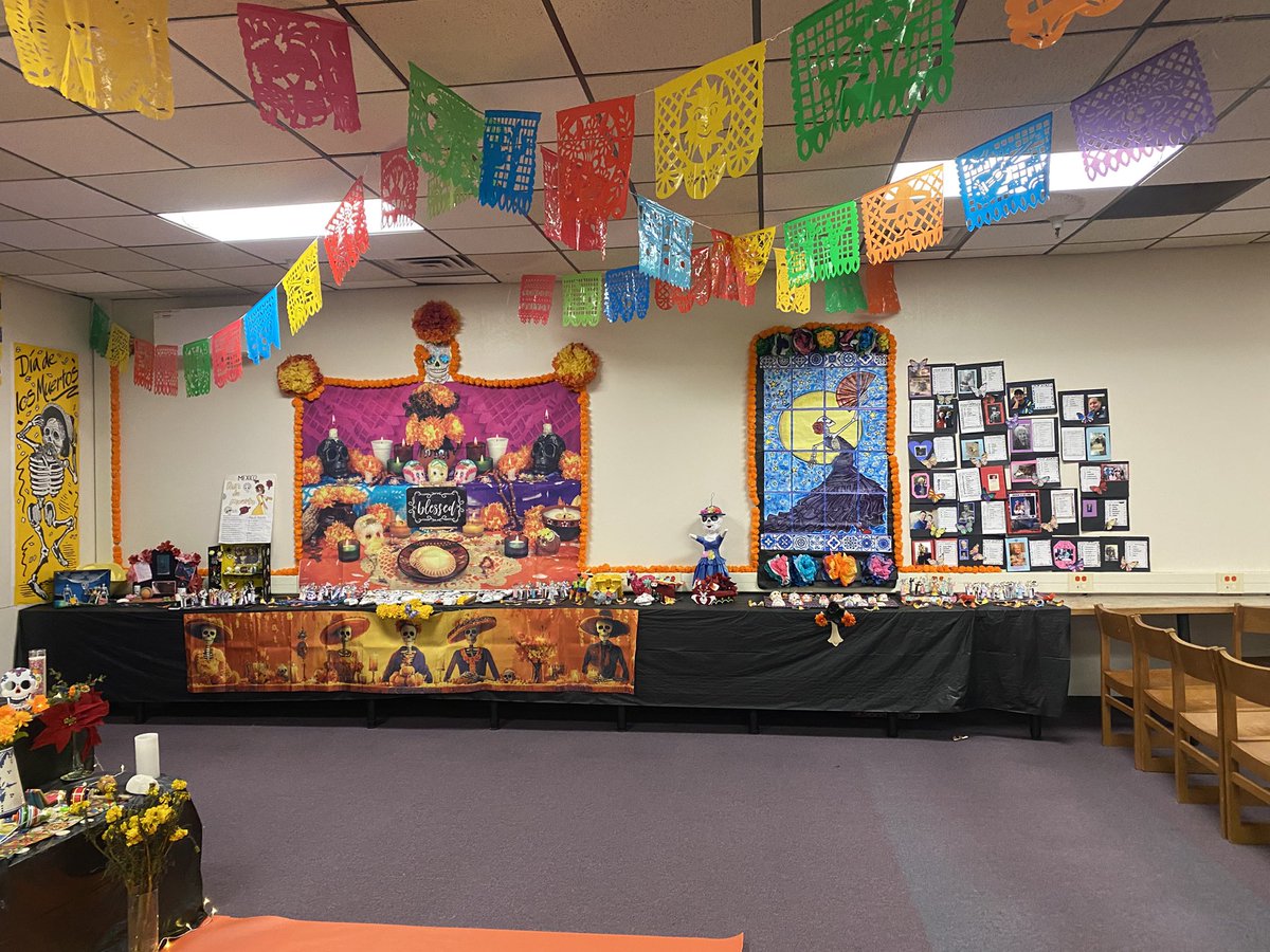 PrincipalLCHS's tweet image. SHOUT OUT to our MCL department and their students for creating, and sharing this beautiful ofrenda with our community.
#WALC