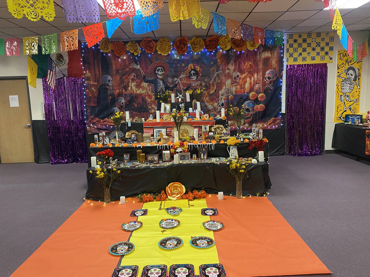 PrincipalLCHS's tweet image. SHOUT OUT to our MCL department and their students for creating, and sharing this beautiful ofrenda with our community.
#WALC