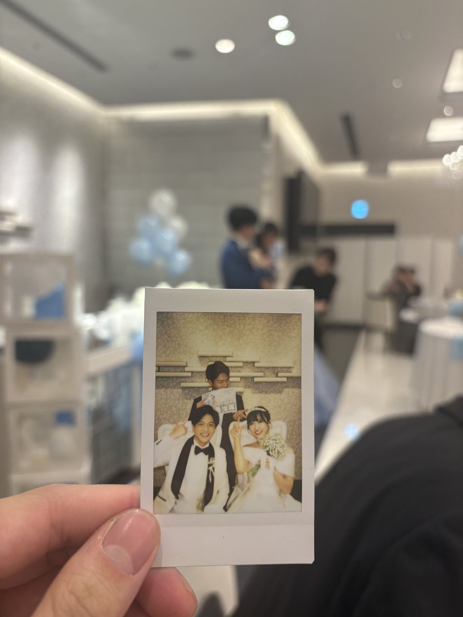 season5_jn's tweet photo. お祝いすることがありました

同担だったオタクの結婚式に行ったら僕の元推し(？)と繋がってました https://t.co/kGbnyGMRvp