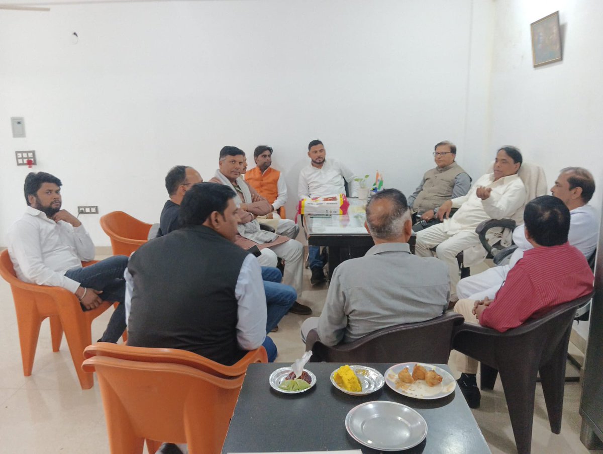 MlcSuresh's tweet image. आज राजनगर एक्सटेंशन कार्यालय पर बैठक की।
#sureshkashyap