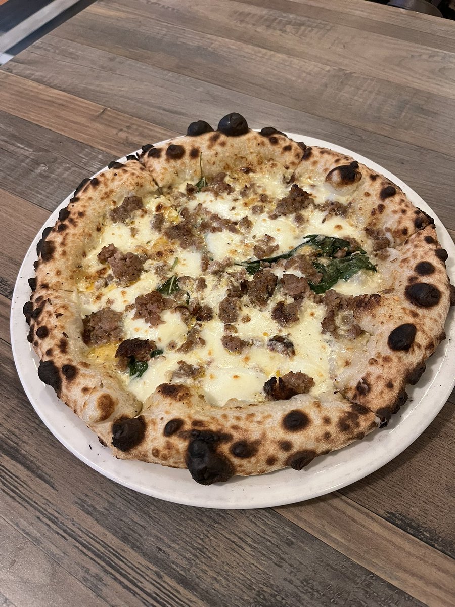 MattAbbatacola's tweet photo. Full review of @BeerChurchBrew on Monday’s episode of DBU @dan_bernstein @312SportsChi @kfishbain https://t.co/Cn2xbF62zZ