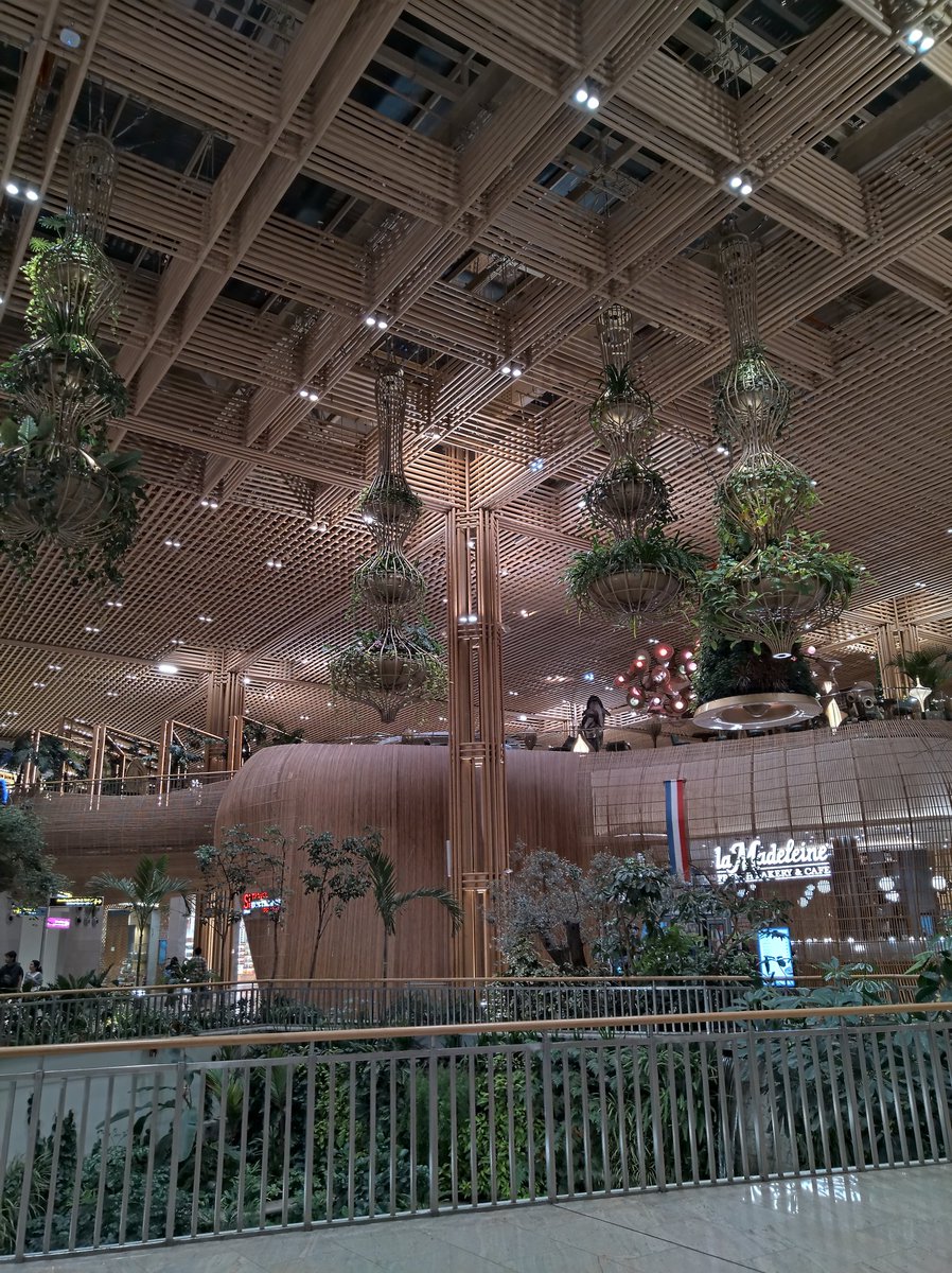 theoriginal086's tweet image. 1,3 #Nokia9Pureview
2,3 #HMDSkyline nightmode
Nokia 9 PV is about 6yrs.