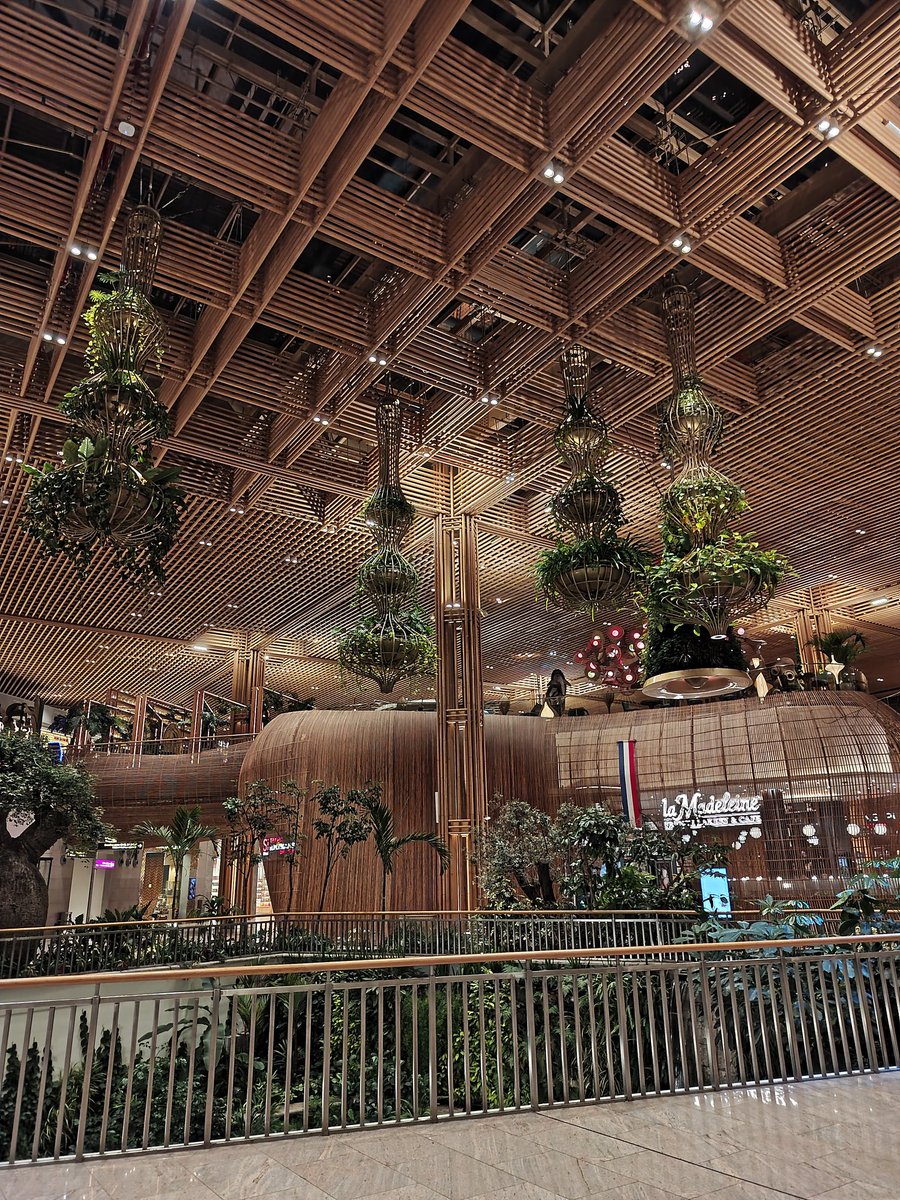 theoriginal086's tweet image. 1,3 #Nokia9Pureview
2,3 #HMDSkyline nightmode
Nokia 9 PV is about 6yrs.