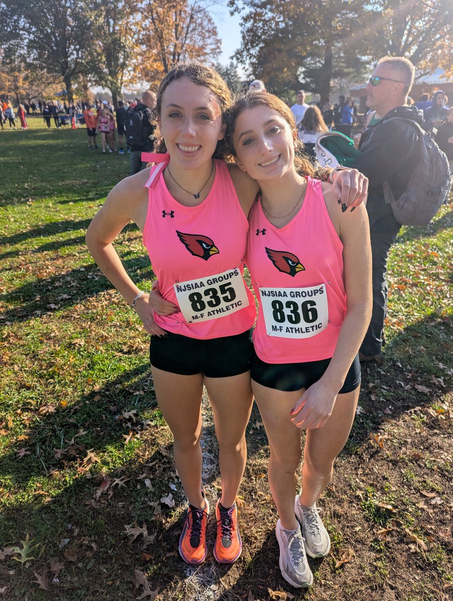 WWCardsRun's tweet image. NJSIAA Cross Country Group Championships at Holmdel Park. Congratulations on a great race by the Colella sisters, Ava and Brooke, as they came to complete today!! We are so proud of you both. #gocards #cardinalpride❤️🖤 #xc