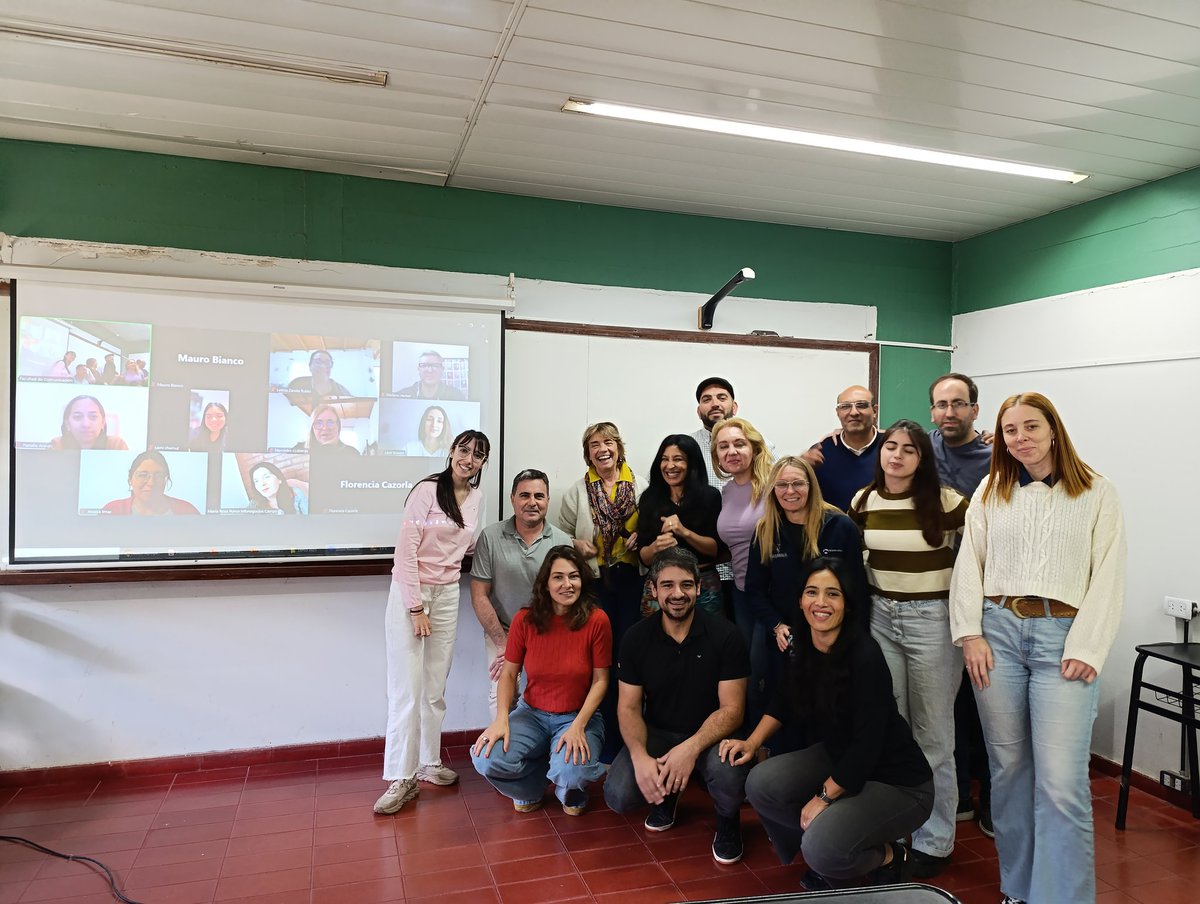 ¡Finalizó la segunda cohorte de la Diplomatura en Comunicación Agropecuaria! Gracias a todos por ser parte. <a href="/FCCUNC/">Facultad de Comunicación - UNC</a> <a href="/fcaunc/">Agronomia - UNC</a>