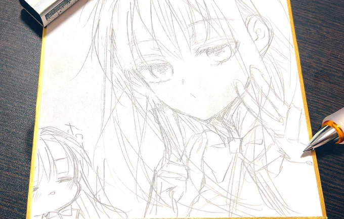 滅多に描かない色紙の下書きー。 アナログ最近全然やらないので楽しいけど、ペン入れ怖い。