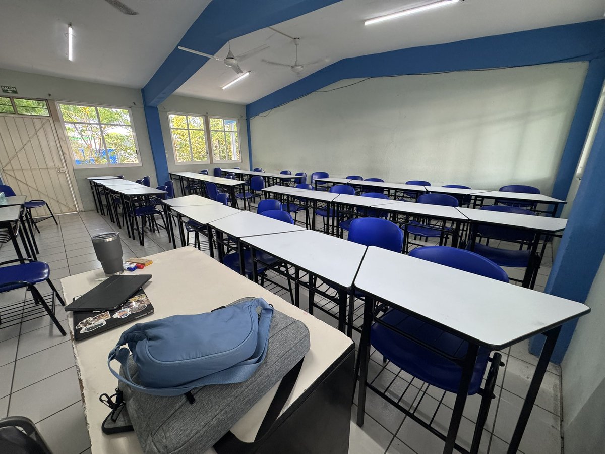 Me equivoqué de salón y estuve 40 mins esperando a un grupo que ya estaba en el salón correcto 🤡