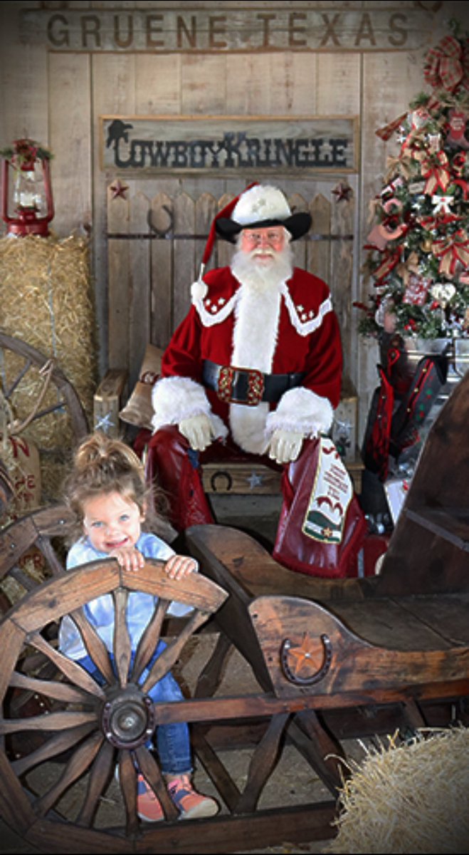 keldub6's tweet photo. December in New Braunfels = holiday magic! 🎄 Lights, wassail, Cowboy Kringle, market days &amp; drive-in movies 🎬🍔
Cozy up at The Henhouse Cottage — adults-only, peaceful, &amp; minutes from it all.
🎁 Book now ➡️ https://t.co/DkcK0sUWzb https://t.co/yfxdRx6IUE