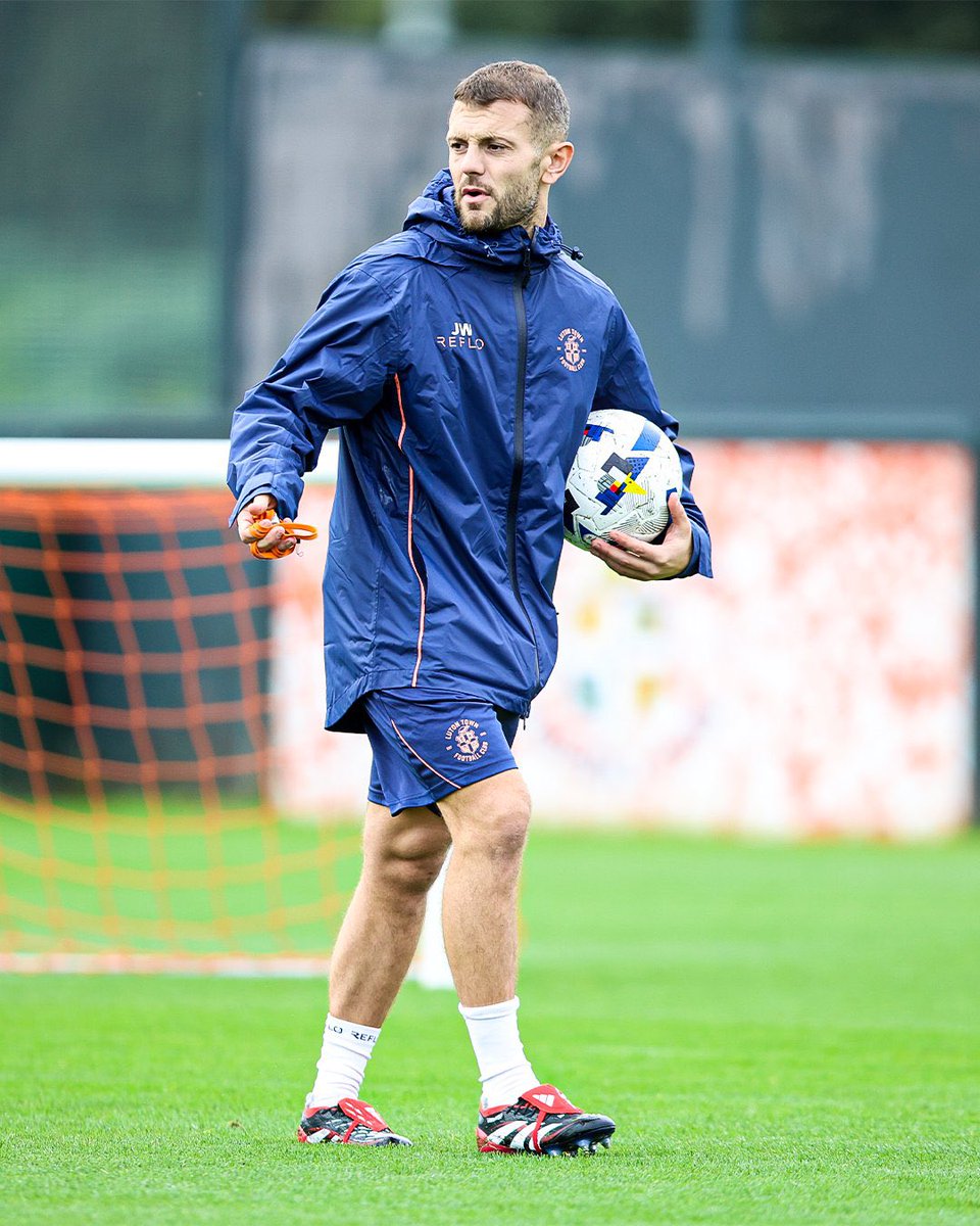 thatarsenallad's tweet photo. Jack Wilshere’s Luton Town are absolutely smashing League One toppers Stockport County! 😎 

Big up Super Jack! 👏 See you in PL soon! 🤓

@LutonTown #LutonTown https://t.co/D3Wc8A80ZP