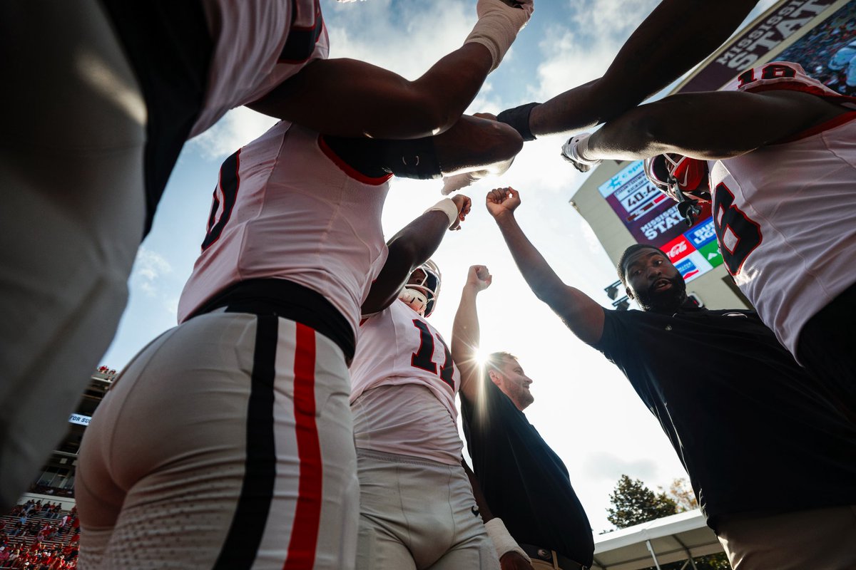 GeorgiaFootball's tweet photo. About that time ⌚️

#GoDawgs https://t.co/d37nCAHDlm