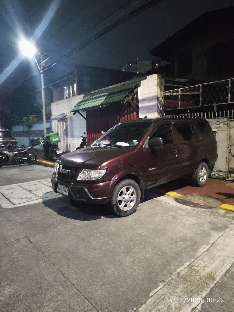 _msmace's tweet photo. @MMDA Illegal Parking at Magistrado Arellano Street Barangay 612 Sta Mesa Metro Manila. Photo Taken today Nov 9, 2025 12:22AM. #NetizensWatch https://t.co/nEZK6iLa2e