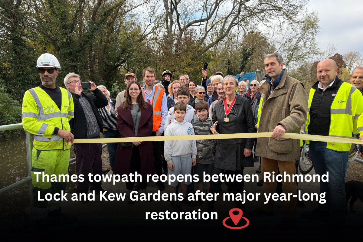Residents celebrate the reopening of the Thames towpath between #Richmond Lock and Kew Gardens after extensive riverbank restoration works ‼️

READ MORE ➡️richmond.nub.news/news/local-new…