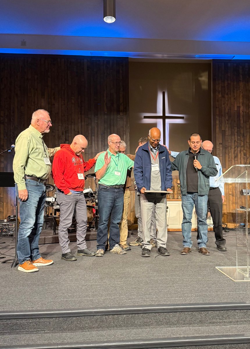 CL_USMB's tweet image. Highlights of Saturday&apos;s worship session at the Central District convention in Huron, S.D., included welcoming Medhanialem Ethiopian Evangelical Church in Milwaukee, Wis., into district membership, a message from Wendell Loewen and singing led by the Bethesda worship team.