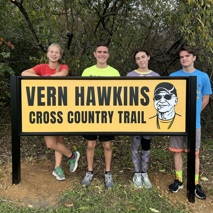 Gtown_Athletics's tweet photo. Cross country season may have just ended, but that doesn't stop our runners from putting in the work! ❄️ Winter training kicked off this morning! 🏃🏃‍♀️ #IgniteInspireInstill #We>Me https://t.co/Wc5lJESp6h