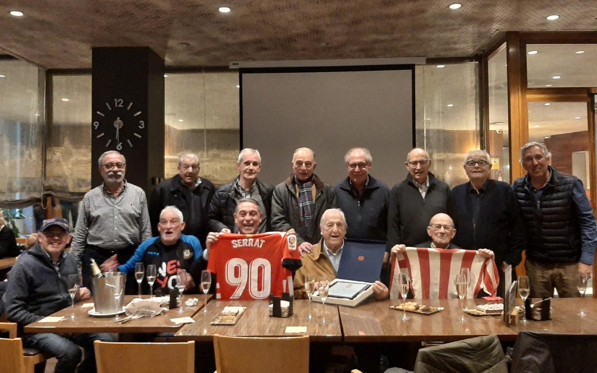 En la mort de Josep Ribera, "el Litri" pels companys d'equip
Josep Ribera amb Enric Serrat i Josep Viñas, a les escales del vestidor de Vista Alegre (1957) i amb el seu germà, Jaume
En una alineació del <a href="/GironaFC/">Girona FC</a> amb el seu germà, Enric (1964)
En l'homenatge a Enric Serrat (2023)