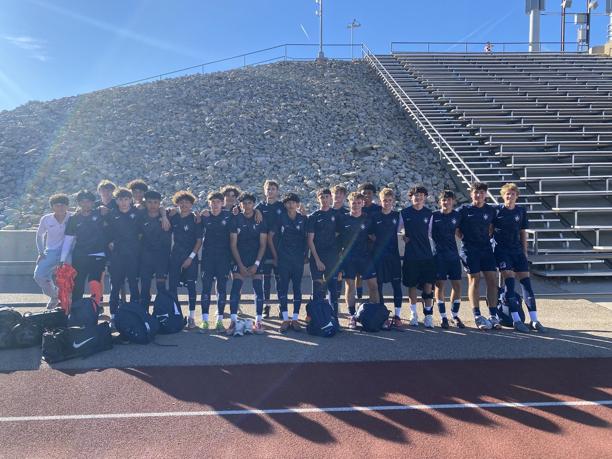 LCHS_MTapia's tweet image. Bears Nation, send all your positive vibes towards the UNM soccer field as our boy’s soccer team is taking on Rio Rancho in the state championship game. Let’s go Bears!!
#WALC