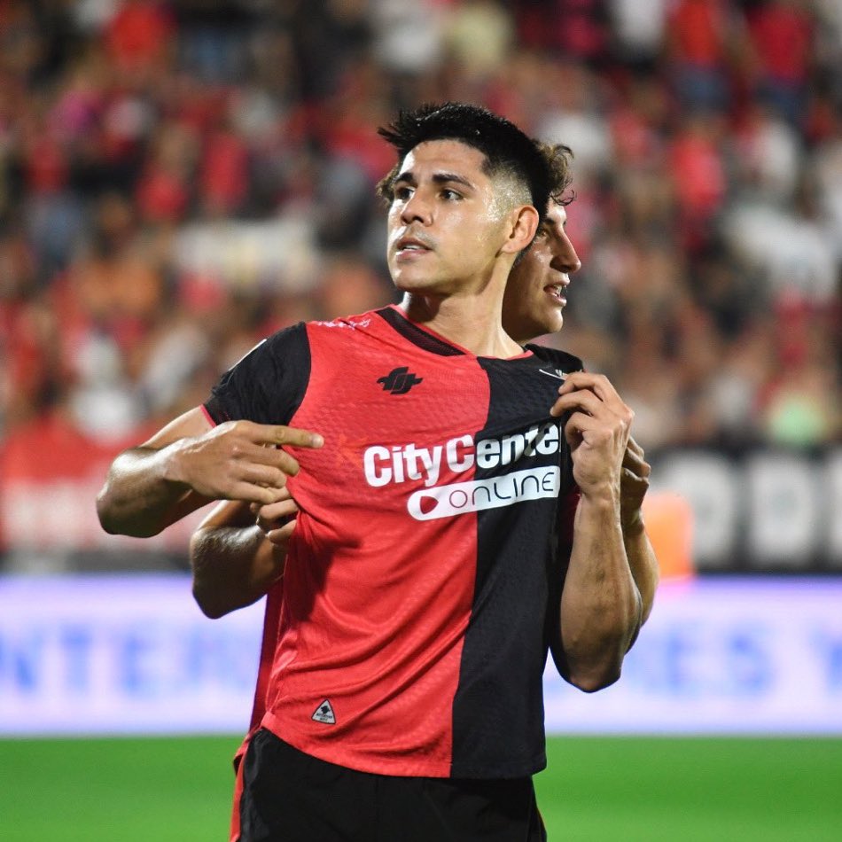 100% de duelos aeros ganados vs Huracán. 

Partidazo. Muy merecido.