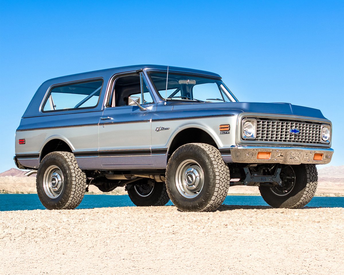 Barrett_Jackson's tweet image. Supercharged swagger! This custom 1971 @Chevrolet #K5 #Blazer is powered by a supercharged LT4 engine and built by Premier Street Rod, starting from the bottom up with a @Roadster_Shop chassis.

Learn more: bit.ly/SD26TW-1971Che…