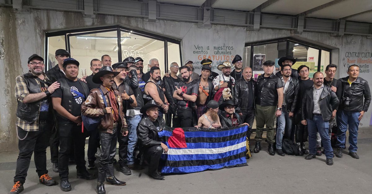 syriacus's tweet photo. Expo de Arte y Cultura #ArteYCultura Centro Cultural #XavierVillaurrutia @LEATHERSMX - Leathers México #Evolution2025 Aristas Felipe Ugalde Gustavo Jiménez entre otros una noche de Amigos y Familia. Leather Night at CDMX Downtown Mexico Leather and Fetish Community. @Divo_Pop https://t.co/JPmfjaWNsu