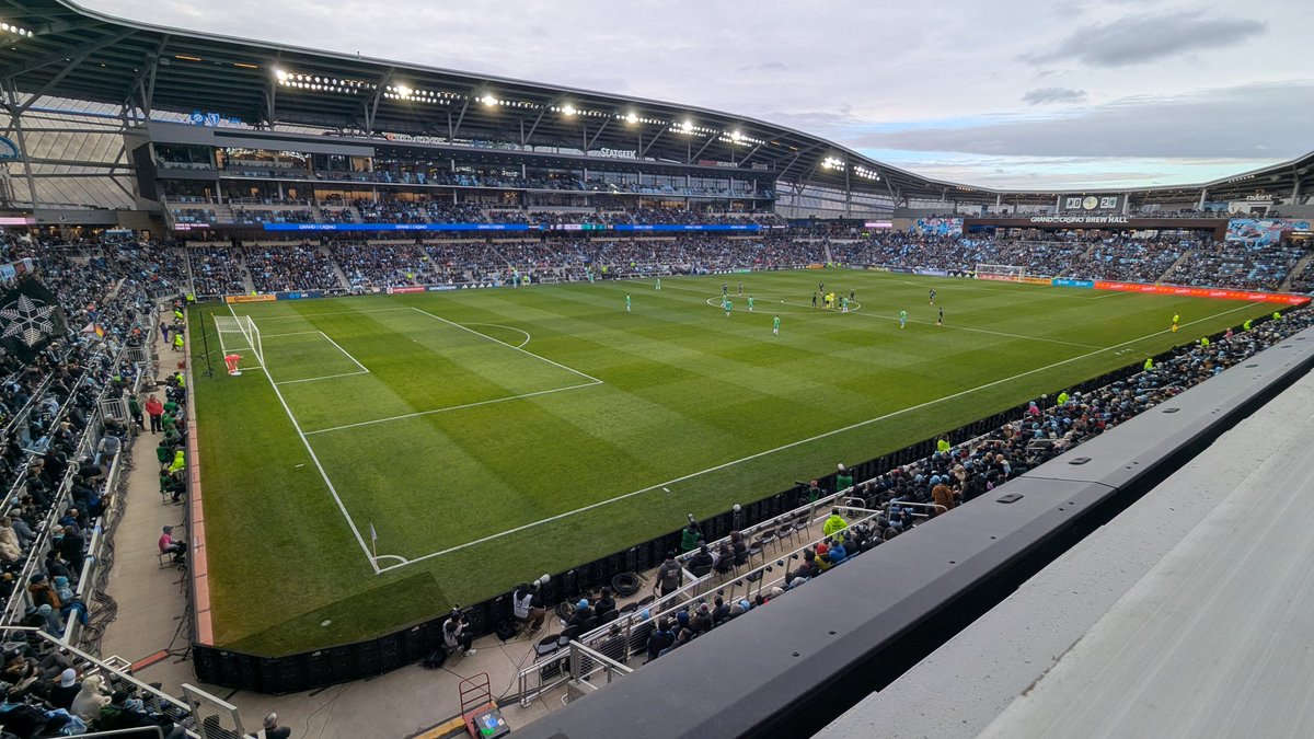paddytim's tweet image. Nightmare start in St Paul for the Loons. As @Patrick_Reusse might say, "We'll see you in Ft Myers".