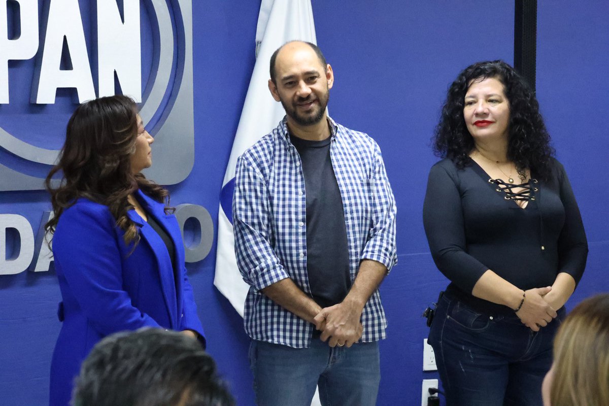 PAN_Hgo's tweet image. Gran jornada de aprendizaje en el PAN Hidalgo con el Taller de Liderazgo Humanista. 🙌

Gracias a la Mtra. Perla Suárez y al Mtro. Carlos Castaños por compartir su experiencia y visión. 💙
Seguimos formando liderazgos con valores: patria, familia y libertad. 🇲🇽

#PANHidalgo