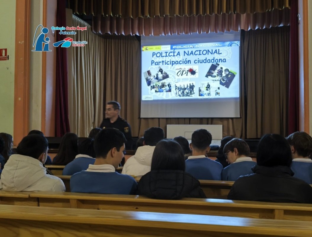 SantoAngelPal's tweet image. Dentro de las actividades del Plan de Seguridad y Confianza Digital, los alumnos de #secundaria reciben diferentes charlas impartidas por la @policia #PSCD #santoángelpalencia #yosoysantoángel #somossantoángel #somoseducere #SomosTuCole @escacyl @FundEducere