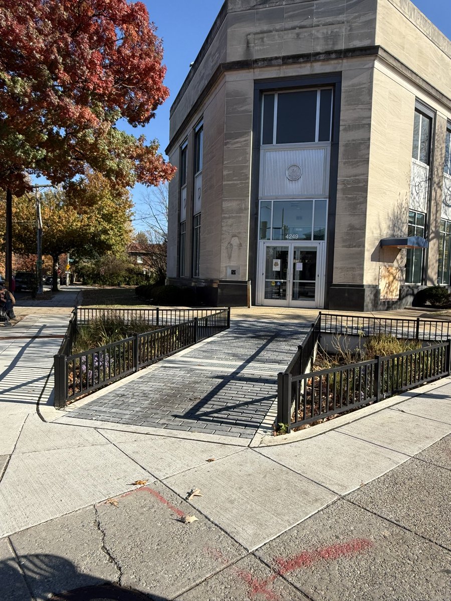 The benches are gone from the small plaza in front of the former PNC Bank building at Wisconsin Avenue and Warren Street. 

#Tenleytown #TenleytownDC