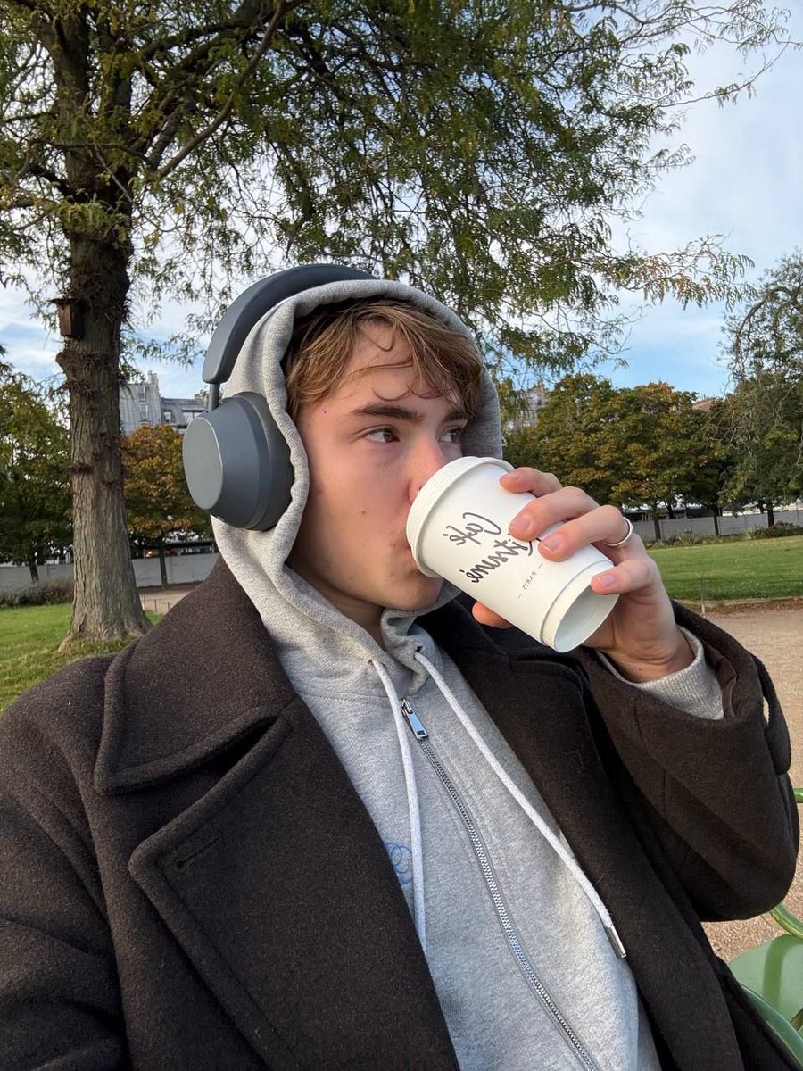 Building with <a href="/MezoNetwork/">Mezo 📍 LaBitConf 🇦🇷</a>, turning Bitcoin’s “Proof of HODL” into real yield and helping shape the BitcoinFi era. 🧡

<a href="/Bluemoon_4u/">Blue ⛷️</a> lfg!!